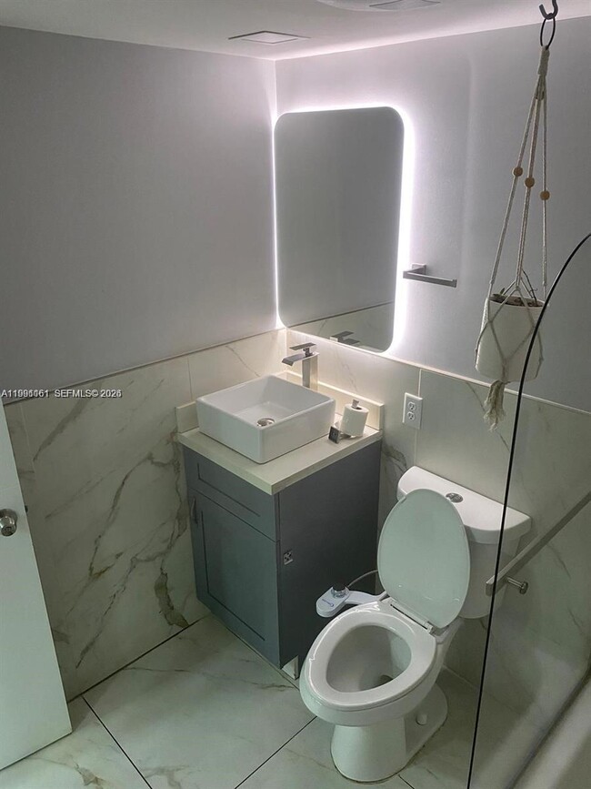 Building Photo - 2242 Polk St