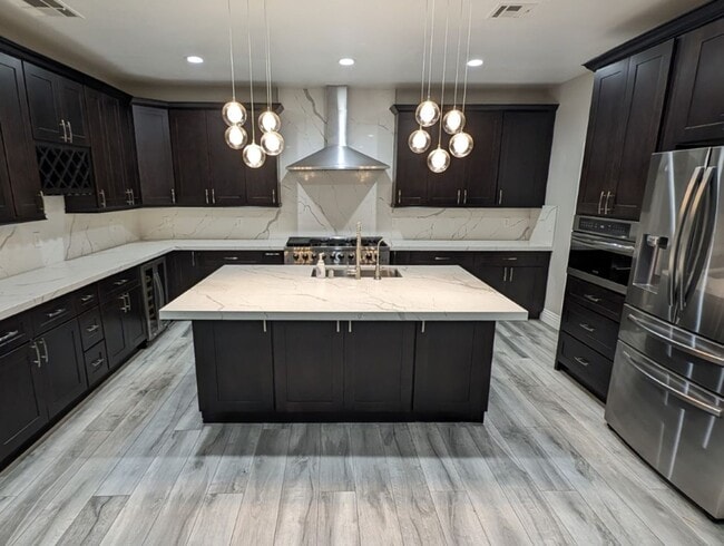 Building Photo - 11005 Salford Dr