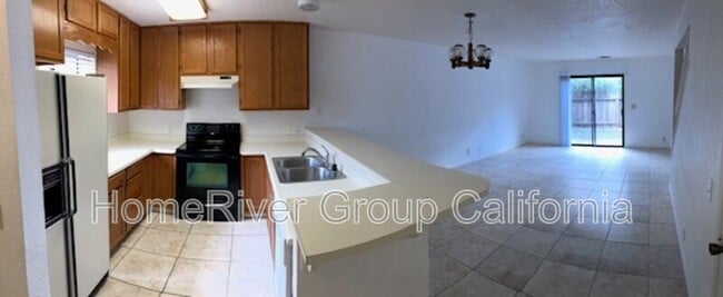 Building Photo - 3061 Garden Cir