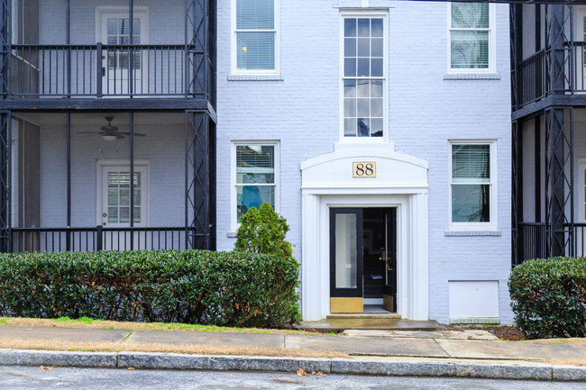 Building Photo - Enclave at Peachtree Memorial