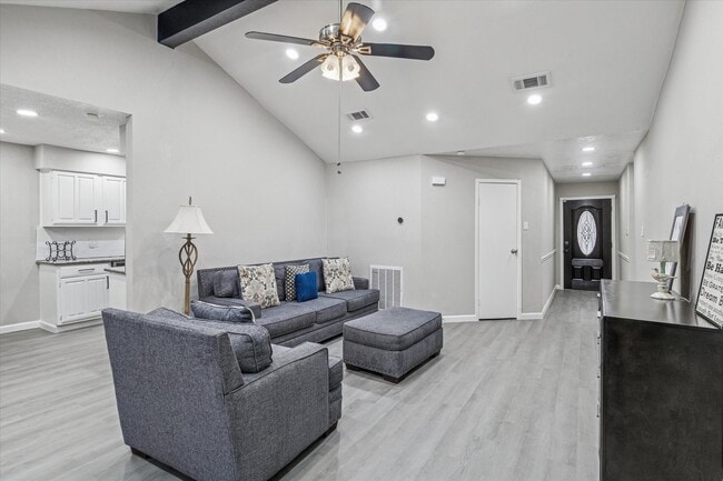 Building Photo - 4934 Deerwood Cir