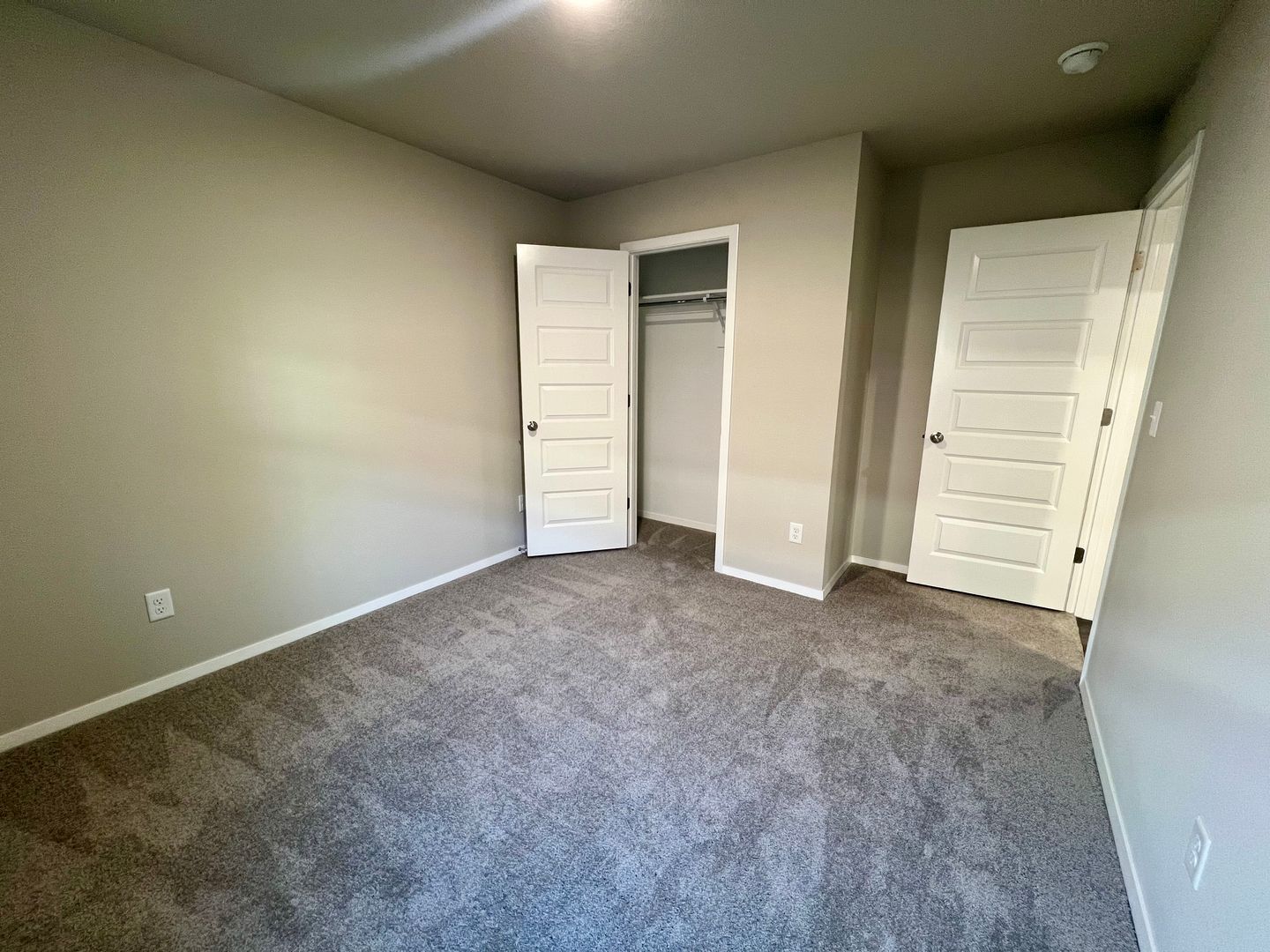 Building Photo - 8912 Preston Ct