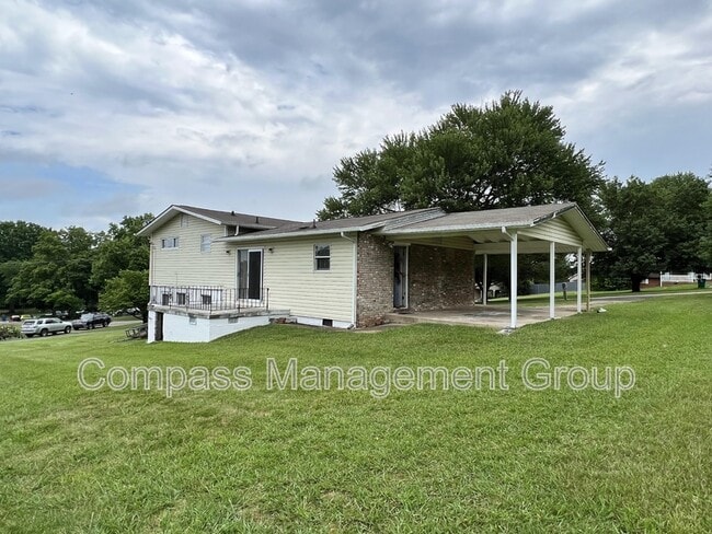 Building Photo - 101 Londonderry Rd