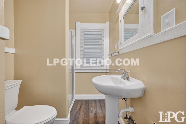 Building Photo - 128 Carbon St