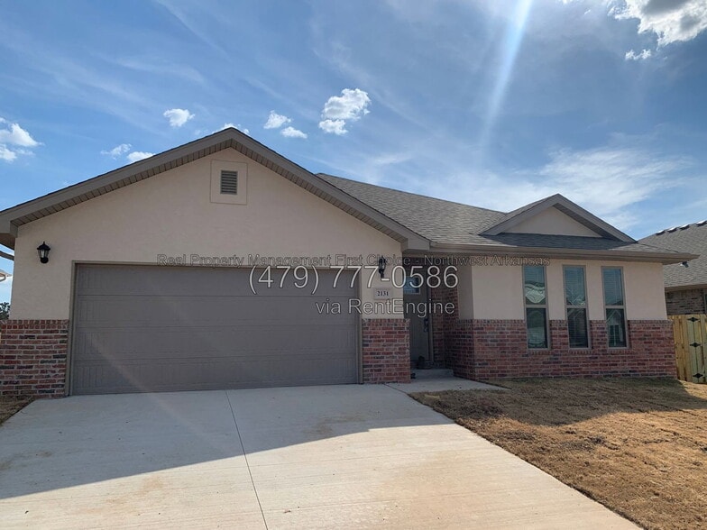 Building Photo - 2131 Tallgrass Ter