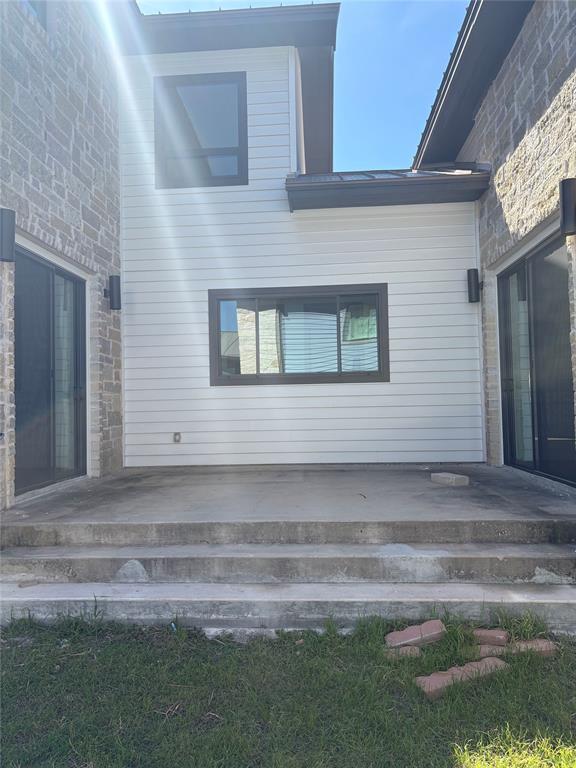 Building Photo - 107 Lake Hills Dr S