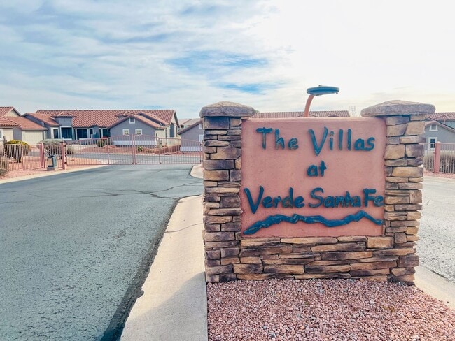 Building Photo - TOWNHOME - CORNVILLE - 55+ COMMUNITY INTHE VILLAS AT VERDE SANTA FE