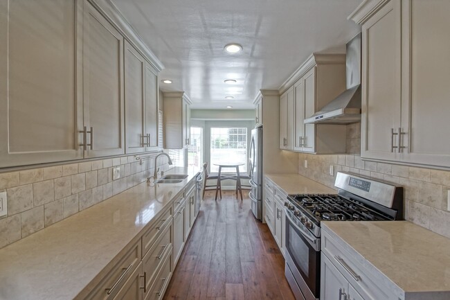 Building Photo - REMODELED, BRIGHT & AIRY, 4BR3BA HOME W/ G...
