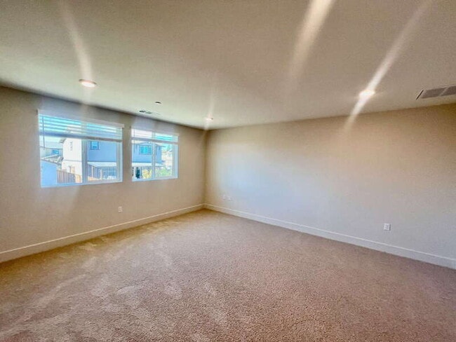 Building Photo - 3215 Center Dr