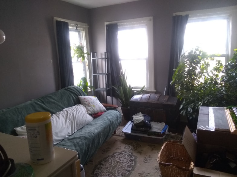 Building Photo - 167 E Longview Ave