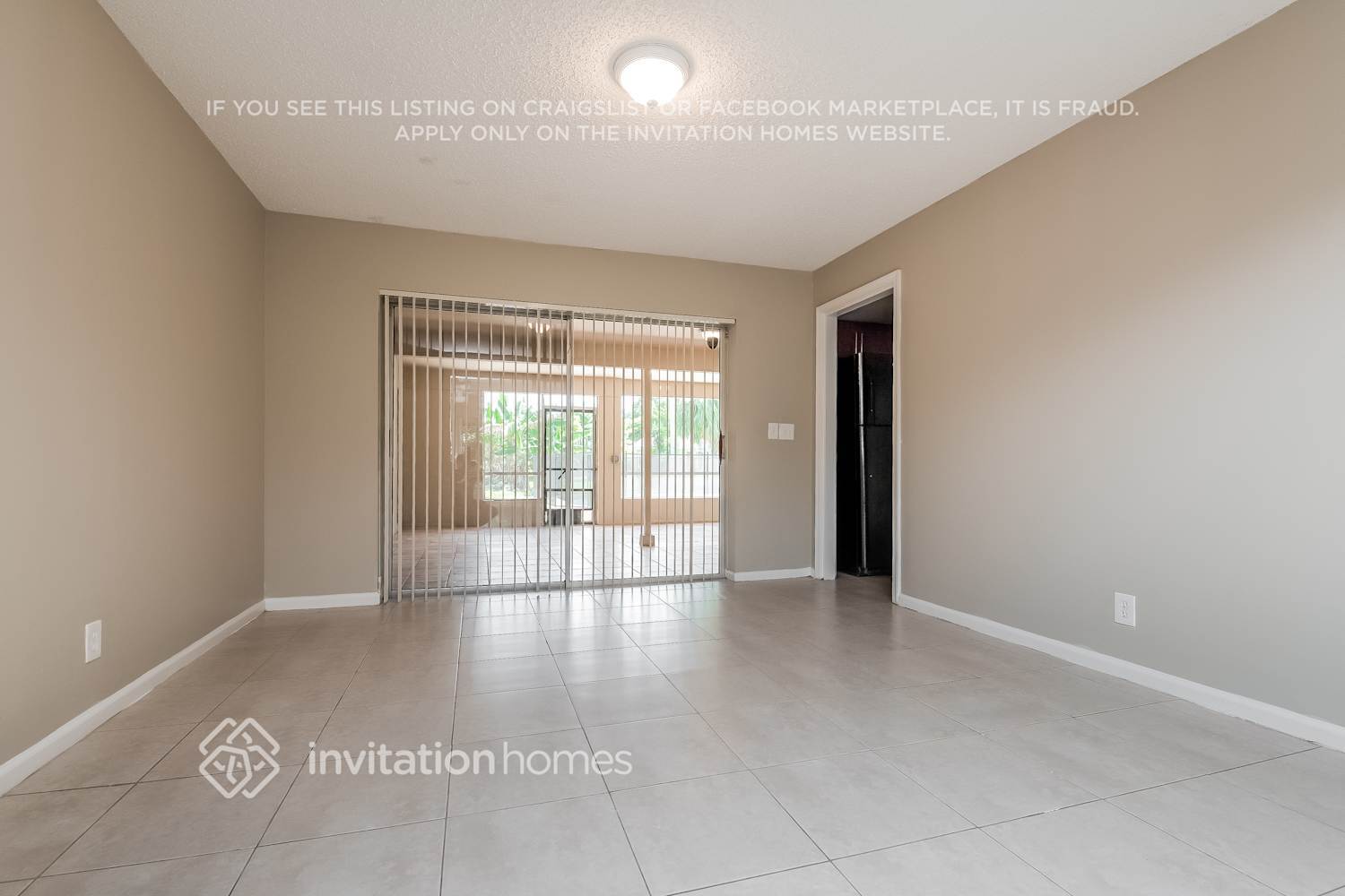 Building Photo - 10930 NW 41st Dr