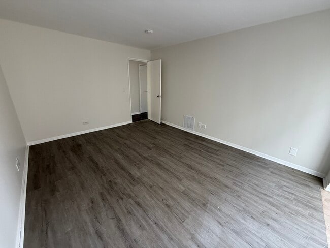 Building Photo - 2300 N Harlem Ave