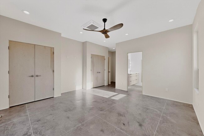 Building Photo - 705 Alcalde Pl SW