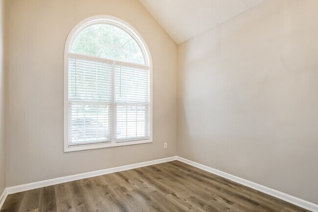 Building Photo - 108 Acropolis Pl