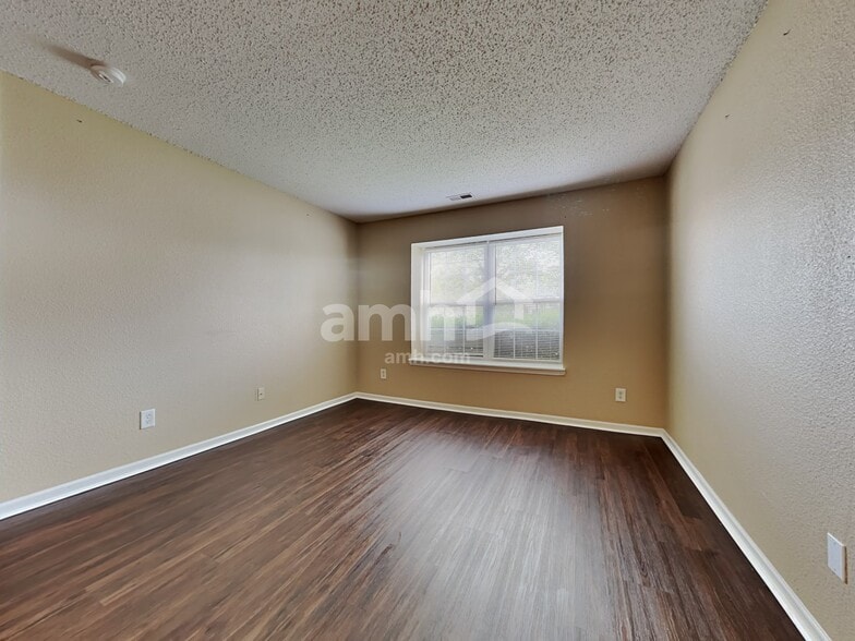 Building Photo - 8142 Whitaker Valley Blvd