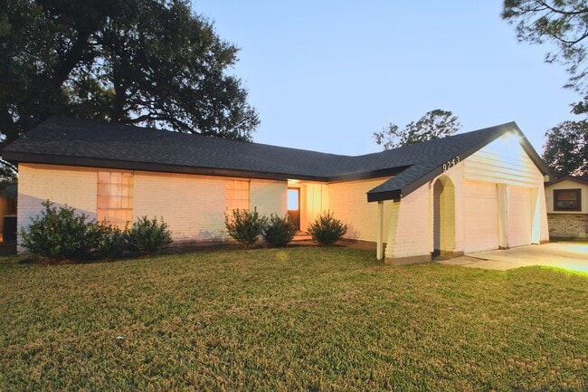 Building Photo - 9243 Friendship Rd