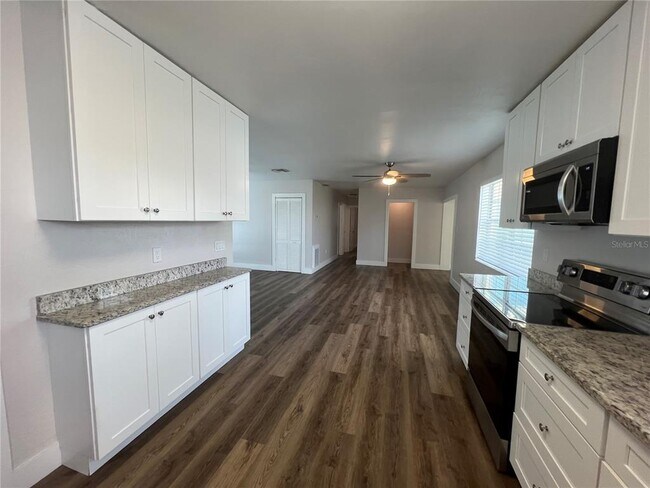 Building Photo - 2377 Starlite Ln