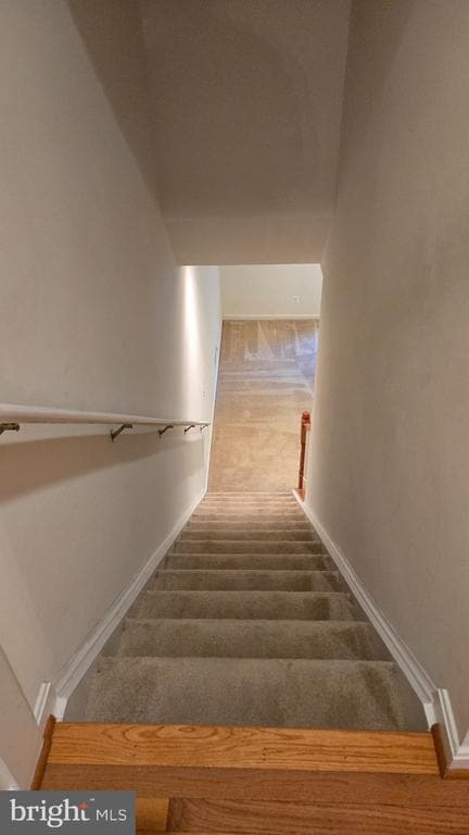 Building Photo - 7007 Courtyard Way