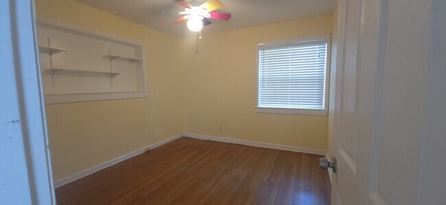 Building Photo - 4 Sewanee Cir
