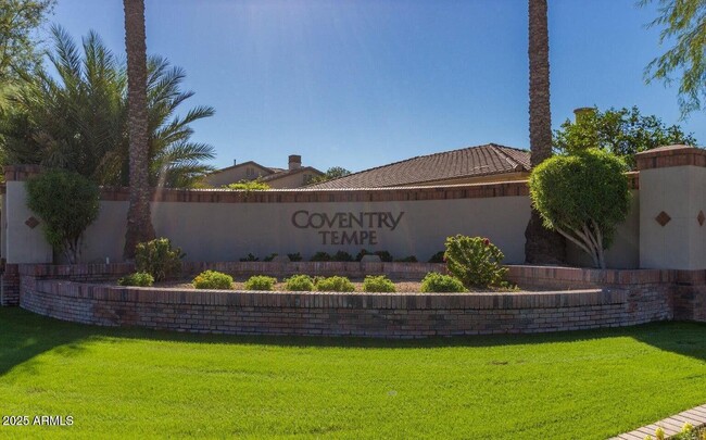 Building Photo - 7726 S El Camino Dr