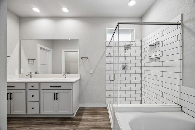 Building Photo - 22843 Castello Lakes Dr