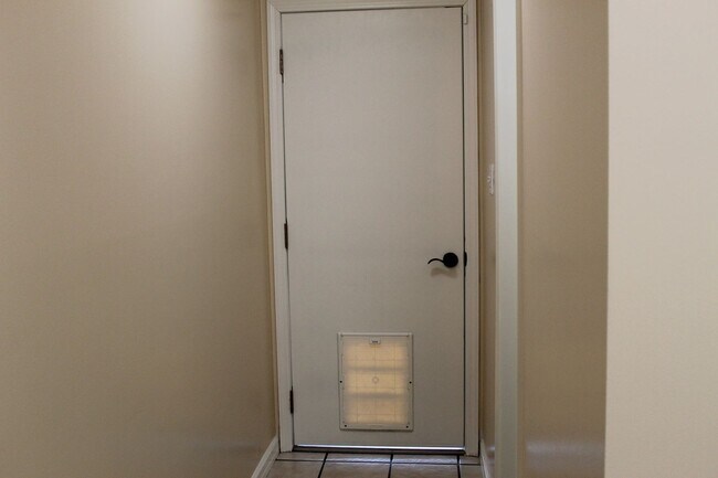 Building Photo - 804 Ferdinand Ct