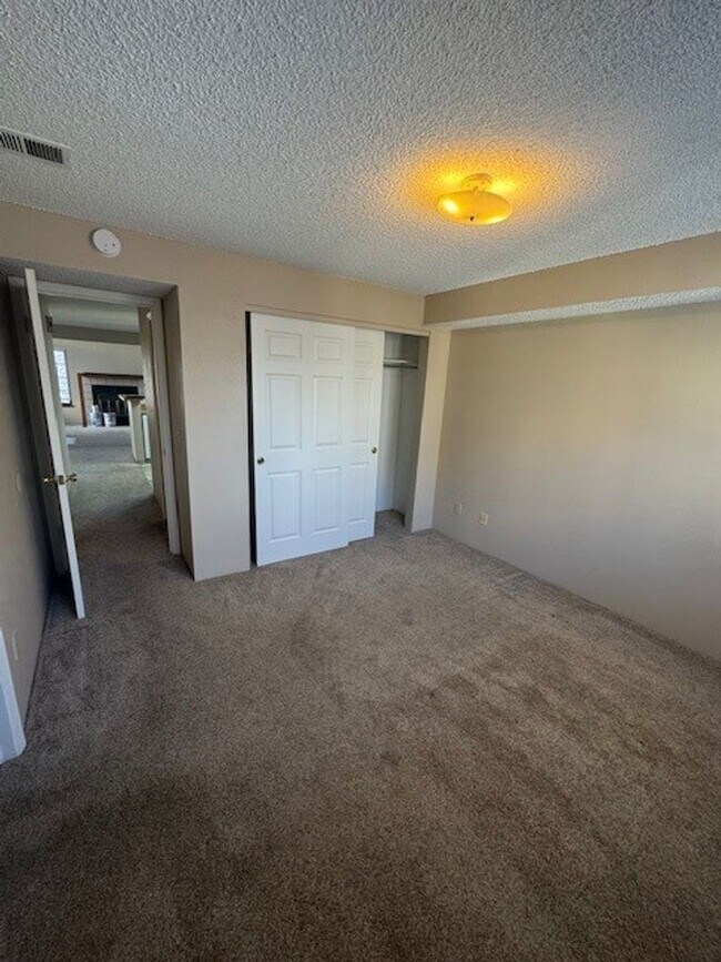 Building Photo - Powderhorn Condo