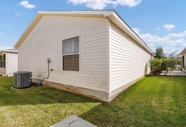 Building Photo - 1037 Ridgeville Rd