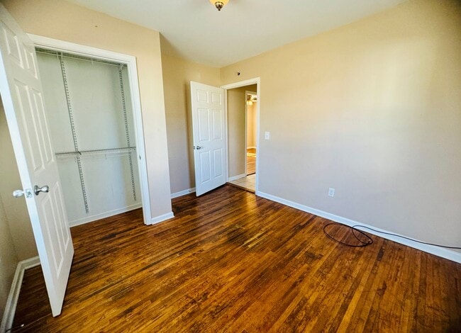 Building Photo - Available to Show