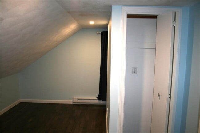 Building Photo - 840 Sanderson Rd