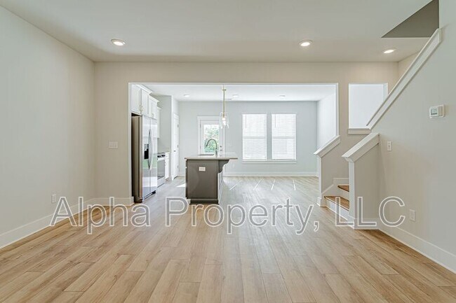 Building Photo - 302 Marston Ln