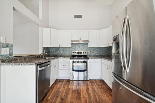 Building Photo - 2803 Northcote Dr