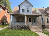 Building Photo - 3 Bedroom House - $850