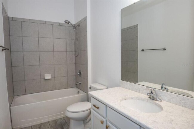 Building Photo - 913 Buckhurst Dr