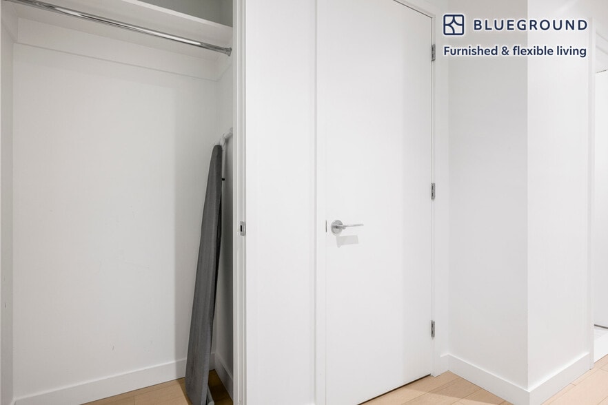 Building Photo - 390 Harrison Ave