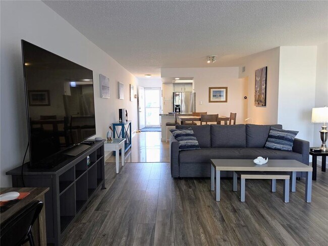 Building Photo - 285 107th Ave