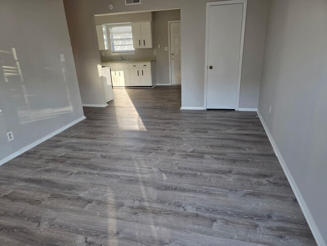 Building Photo - 7308 N Wade School Rd