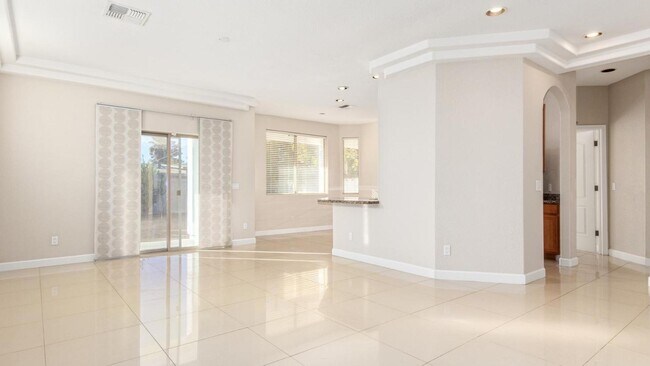 Building Photo - 2214 N 28th St