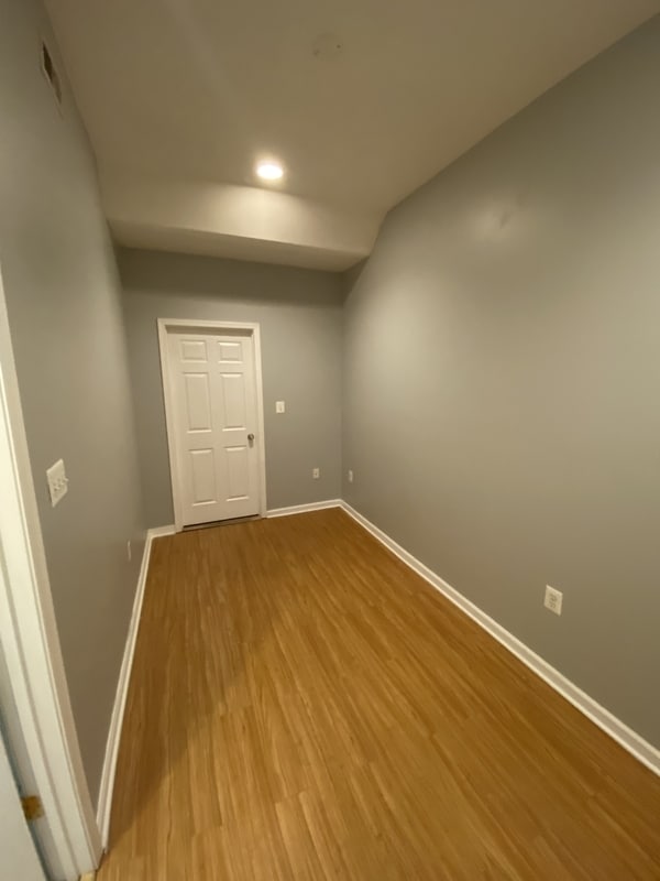 Building Photo - 1600 Light St