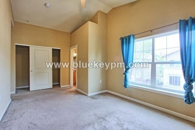 Building Photo - 2 Bed, 2.5 Bath Townhome at Woodhaven Crossing in Sherwood