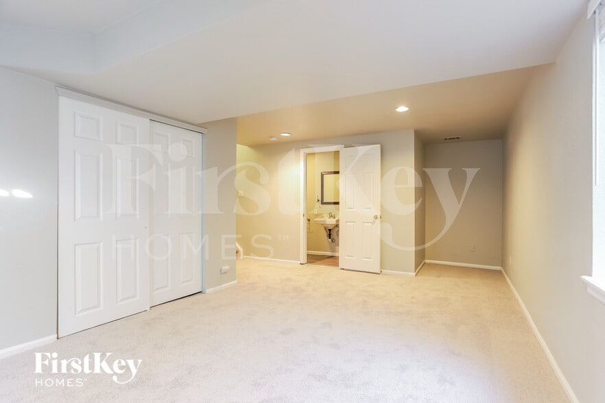 Building Photo - 19032 E Whitaker Pl