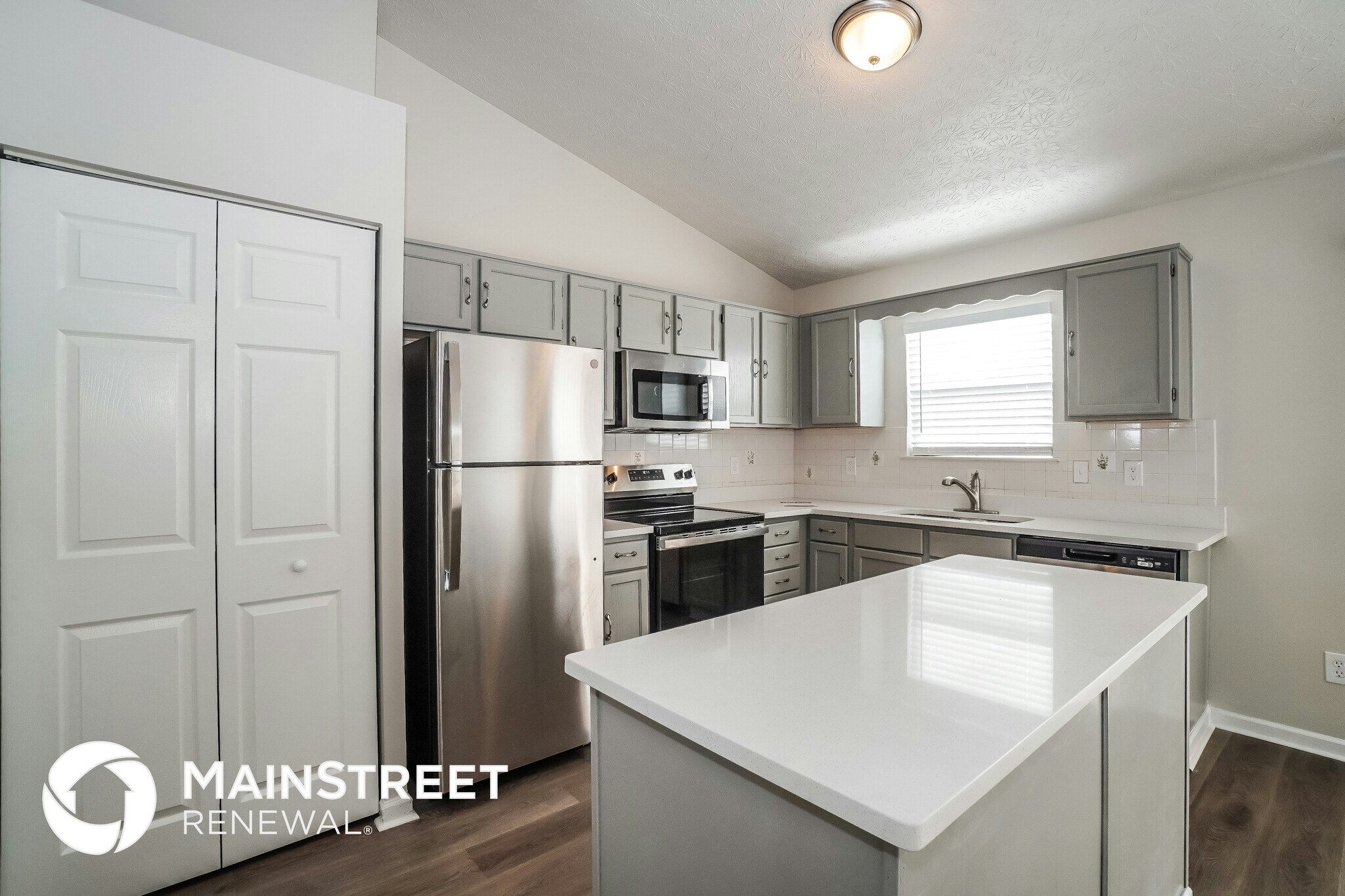 Building Photo - 6875 Winchester Lakes Blvd