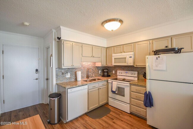 Building Photo - 301 Commerce Way