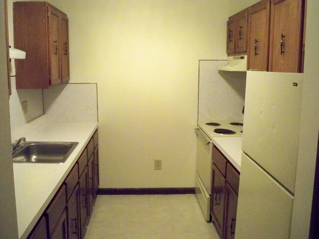 Kitchen - Burlington Arms Apartments
