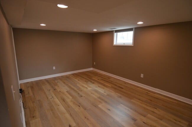 Building Photo - Wonderful 2 Bedroom/2 Bathroom House for Rent