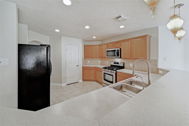 Building Photo - 19247 N Piper Grove Dr