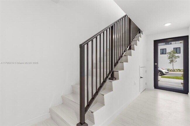 Building Photo - 14530 SW 261st Terrace