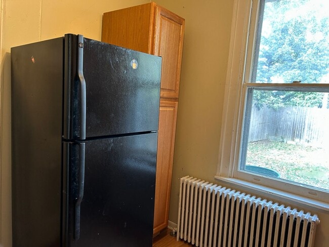 Building Photo - Cozy 2-Bedroom Home with Bonus Rooms in Lancaster - Private Backyard!