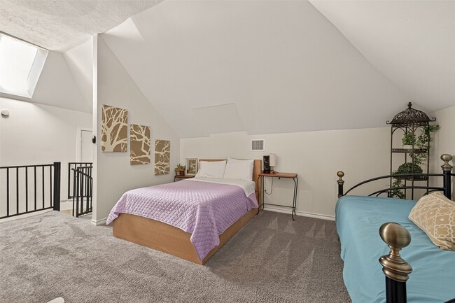 Building Photo - 324 W Alabama St