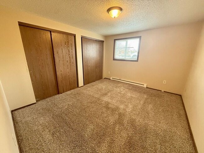 Building Photo - TWO WEEKS FREE RENT - Water/Sewer/Trash Included - Large Two Bedroom One Bath In North Loveland! ...